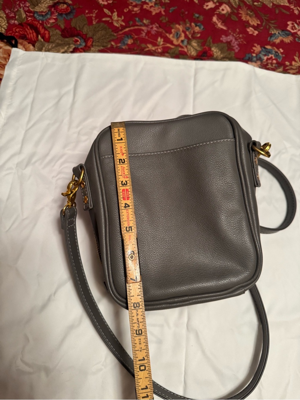 Minooy Pebbled Leather Tote in Taupe - Picture 4 of 8